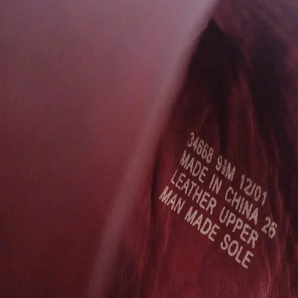 Clarks Vintage Red Leather Sandals SZ.9.5. Criss Cross Design. EUC! - Picture 4 of 10